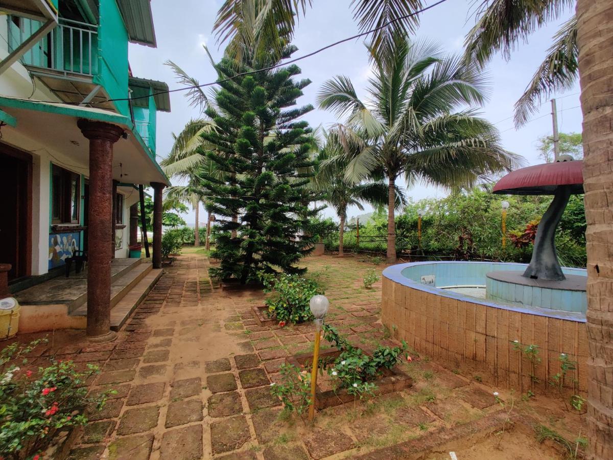 Mermaid Beach Resorts Vengurla Bagian luar foto